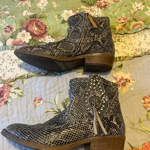 Dingo Black Snake Print Ankle Booties - Picture 2 of 6